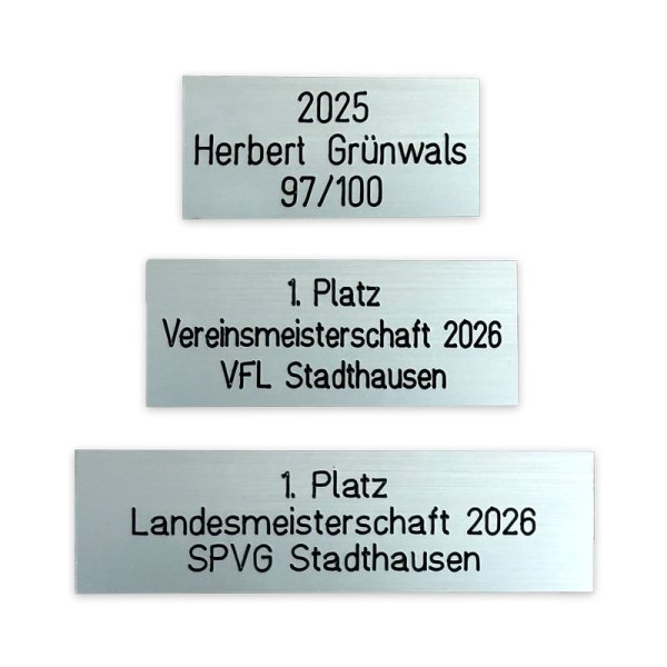 Preview: silberfarbige Pokalschilder mit Beispielgravuren