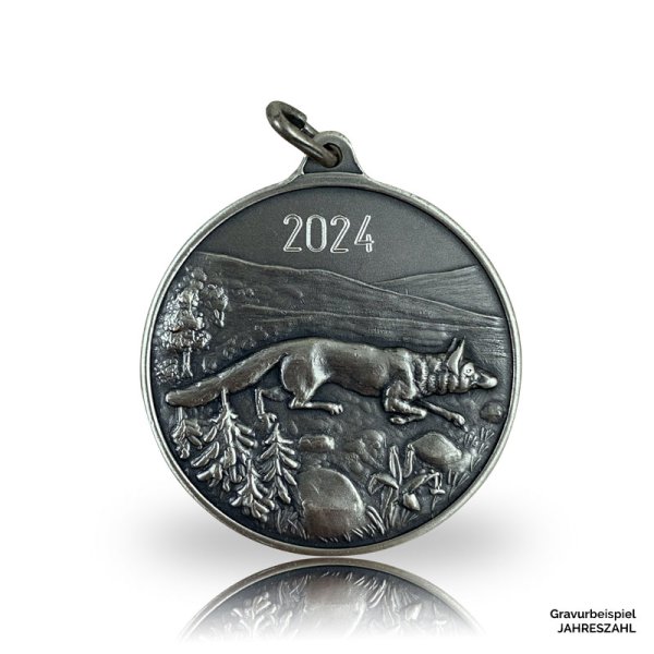 Preview: Jagdmedaille Motiv FUCHS in altsilber mit gravierter Jahreszahl auf der Vorderseite