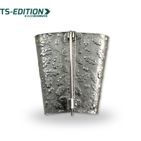 Rückseite der Saubarthülse EICHENBLATT mit Nadel