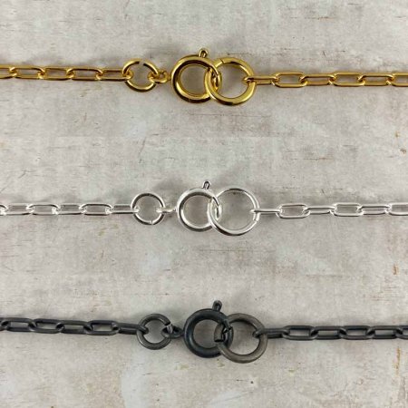 Federringverschluss der 75-cm-Umhängekette in 3 Farbvarianten