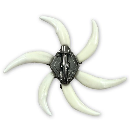 Fuchsrad EDELWEISS – Rückseite mit Sicherheitsnadel